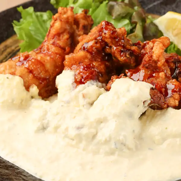 宮崎名物!自家製タルタルソースのチキン南蛮など九州創作料理や居酒屋定番メニューなど盛りだくさん!