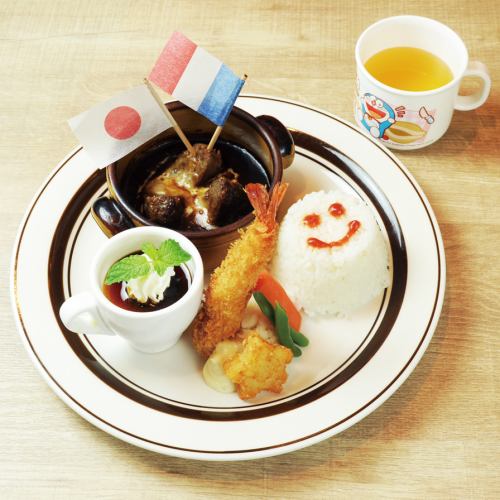 Children's plate (fried shrimp, hamburger, pudding, juice)