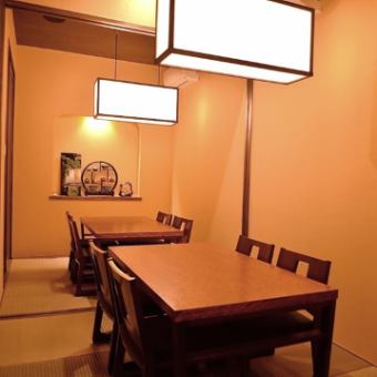 Table complete private room / 4 person table × 2, 2 person table × 1 ... It is a complete private room that can change the size of the room from 2 to 12 people according to the number of people.By all means for entertainment and anniversary use.