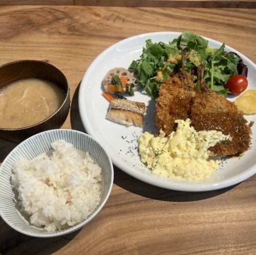 Sakaiminato mixed fried fish set meal