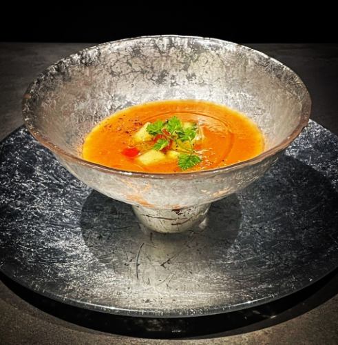 [Enjoy innovative dishes you've never tried before.】