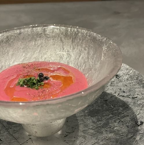 Uses seasonal ingredients