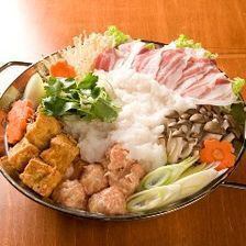 ＜ド定番／飲み放題付き＞まだまだ鍋の時期でしょ！全7品『六白黒豚みぞれ鍋7種コース』4,000円