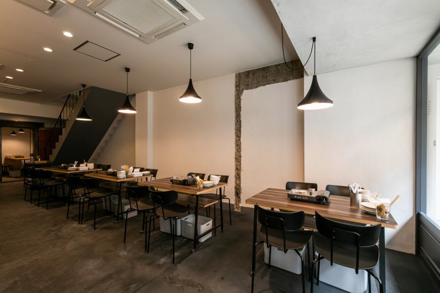 Table seats with a calm atmosphere are available on the first floor. You can use it casually with your friends or in a group♪Since there are many women, you can talk without hesitation. [Okayama/Yakiniku/Grilled meat/Cheese/Hot pot/Korea/Korean food/Private room/Zashiki/Tanatana]