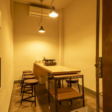 A stylish private room seat in a renovated former vault! This is a convenient seat that can be used even by a small number of people ◎ This is a rare seat, so it is recommended for surprises on special occasions such as birthdays and anniversaries ♪ We can also help with various surprises. Please! We can also prepare a dessert plate with a message.Anniversary course with all-you-can-drink + dessert plate is also available!