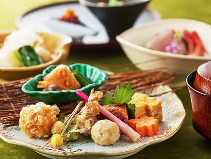 Autumn Dim Sum (September & October): ¥5,000 per person