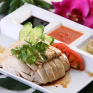 【ハイナンコース】鶏皮のパリパリサラダ、ロティプラタwithカレーなど<全7品>3100円(税込)