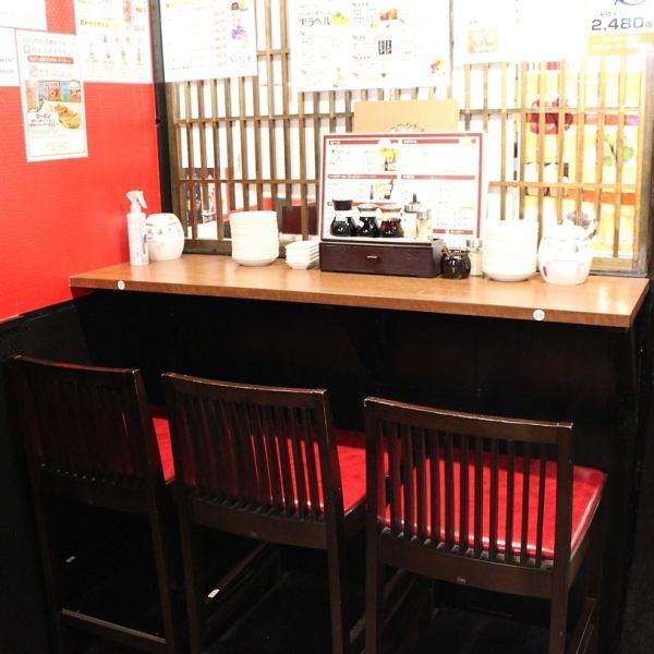 少人数向けのお席！！仕事帰りにちょっと一杯、友人やカップルで、お一人様等々にご活用下さい。