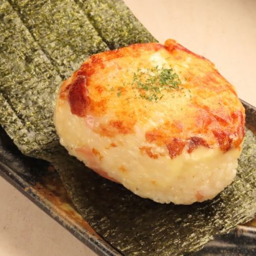生ハムチーズ焼きおにぎり