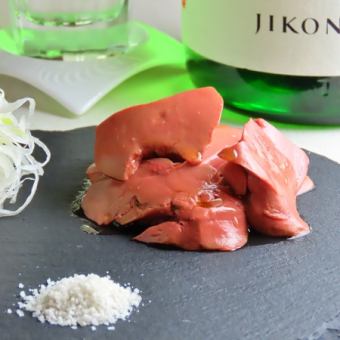 椛澤式鶏白レバー刺し