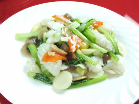 魷魚和綠色蔬菜炒普通/半