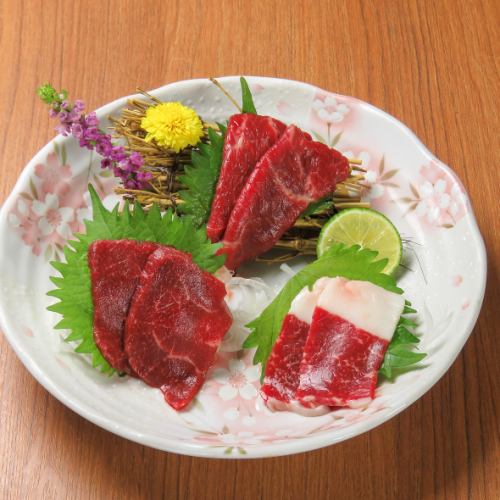 Assortment of 3 pieces of horse sashimi