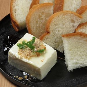 Cheese tofu (with baguette)