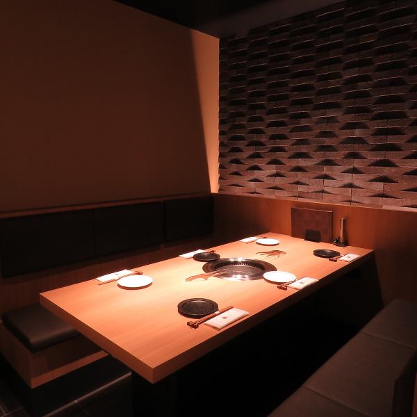 我們是一家專營黑毛和牛烤肉的餐廳,我們採購整頭牛!我們也提供外帶肉類!請來電訂購!