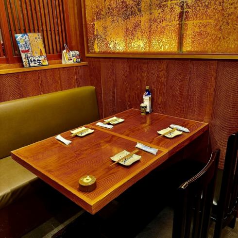 A spacious banquet room with tatami seating. Great for a wide range of occasions, including companies, alumni gatherings, and social gatherings.