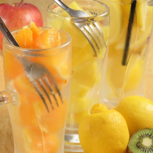 我們推薦新鮮水果酸味，如Dekopon，松樹，檸檬