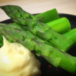 北海道産アスパラ塩茹で