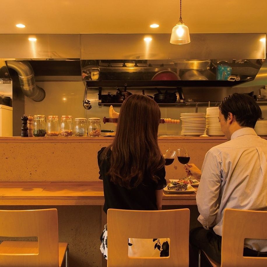 享受時尚創意義大利美食和美酒，享受專屬於兩人的特別時光。