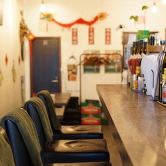 仕事終わりの一杯に！スタッフとの会話もお楽しみください♪