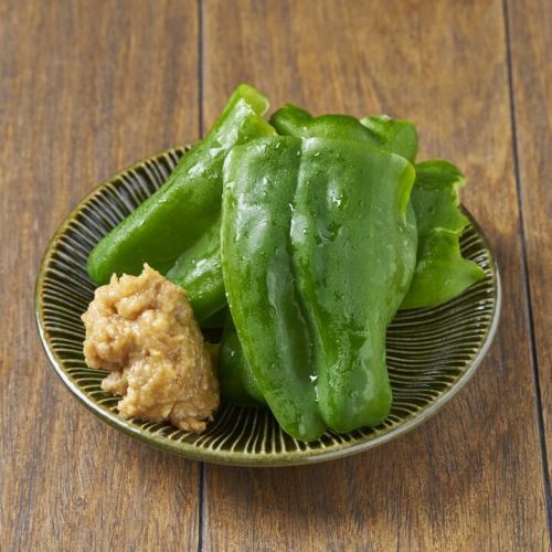 あぐー豚肉味噌で食べる氷結ピーマン