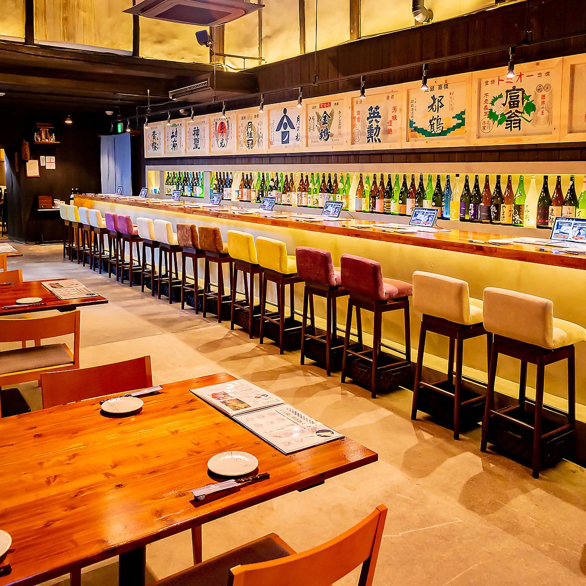 We recommend taking a seat at the counter♪ Enjoy touring Kyoto's sake breweries!