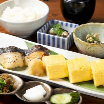 "Fragrant dashi" Dashimaki set meal