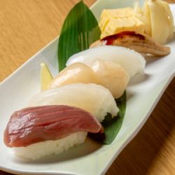 Chef's choice of 5 nigiri sushi pieces