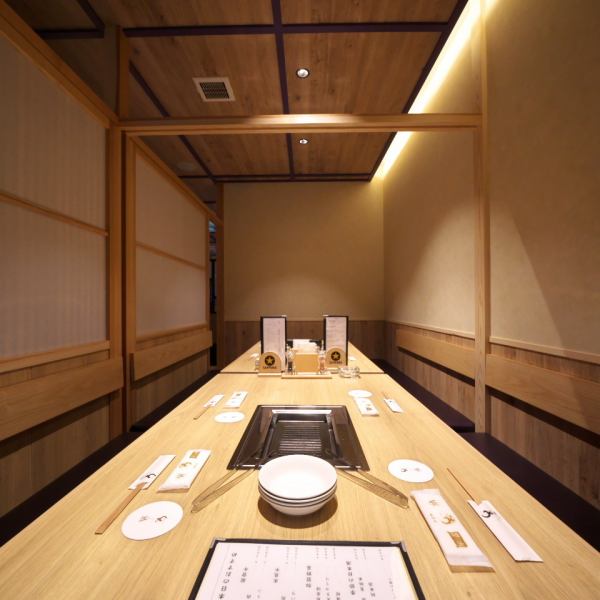 You can enjoy your meal in a high-quality Japanese-style space and a large private room! The interior is beautiful because it is open! It is designed to prevent smoke, so it is popular with people who are not good at smoke ♪ Various types of banquets We will prepare a lot of seats that are most suitable for you, so please feel free to contact us!