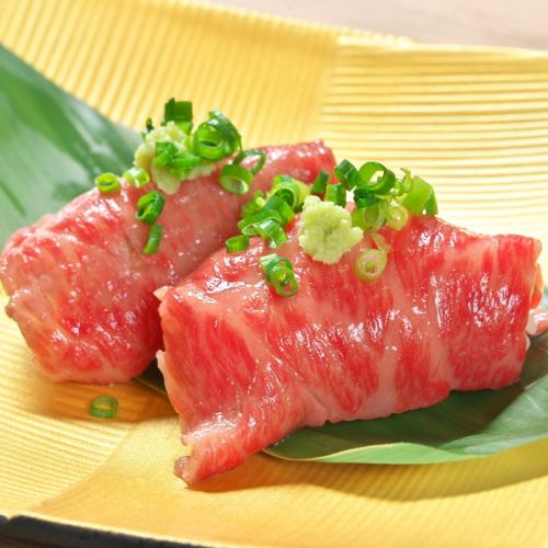 Enjoy the ``broiled nigiri'' made with luxurious Himi beef♪
