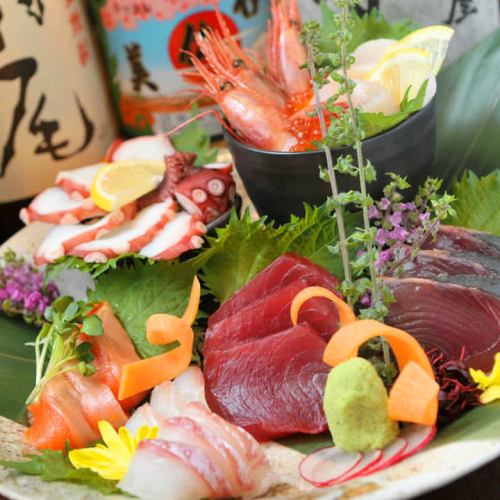 We offer luxurious seafood dishes where you can enjoy the freshest seasonal fish.