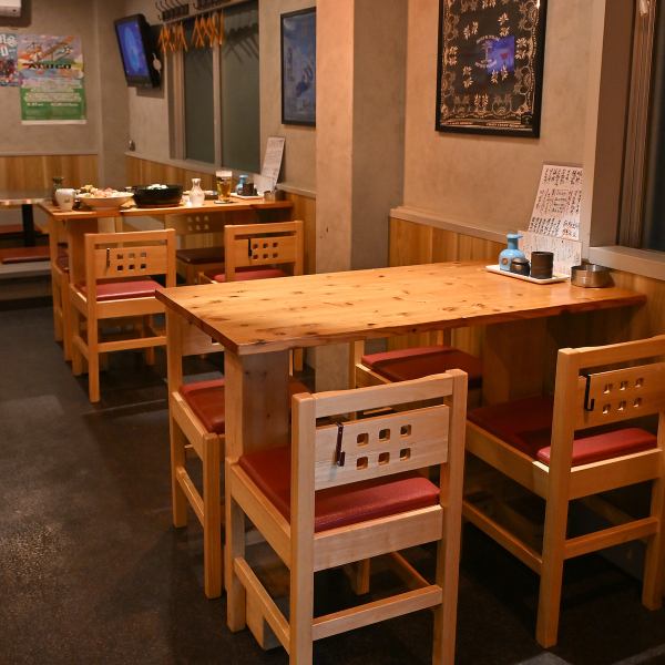 時尚的室內裝潢，注重每個細節，受到廣泛顧客的歡迎，不分性別和年齡。請在乾淨、整潔、舒適的氛圍中享用美味的食物和飲料。