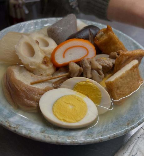 この寒さなので、おでんも辞さない覚悟です。

あご出汁で作る珠洲おでん。

薄味で素材の味を楽しんで頂くおでんです。

今日はお座敷半分くらい埋まったかな。

残り空席は30席くらいかな。

意外とキャパあるんですよ、ウチ。

#ろばた焼あさ井 #珠洲市 #居酒屋 #生ビール #日本酒 #宴会 #飲み放題#キッチンカー#バーガー#kaosburger#能登半島地震#珠洲市ランチ