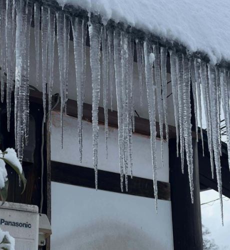 この寒さなので、おでんも辞さない覚悟です。

あご出汁で作る珠洲おでん。

薄味で素材の味を楽しんで頂くおでんです。

今日はお座敷半分くらい埋まったかな。

残り空席は30席くらいかな。

意外とキャパあるんですよ、ウチ。

#ろばた焼あさ井 #珠洲市 #居酒屋 #生ビール #日本酒 #宴会 #飲み放題#キッチンカー#バーガー#kaosburger#能登半島地震#珠洲市ランチ