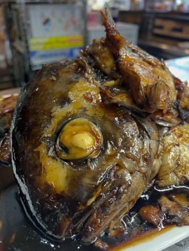 今日は金曜日だけど、予約は一件のみ。

こんな天気だからね。

控えるお客様も、煽るマスコミも、誰も悪くない😄

悪いのは雪でも負けない人気店に作り上げなかった経営者のみ😆

そして暇でも良い魚見つけたら買っちゃう、いつまでも進歩のない経営者です。

だって4キロの目鯛入ったよー、って言われたら買うやろう。

まー、それなりに調べごとあったりもして、なんとなく過ごしていますので「なんか食べたい！」と思ったら連絡下さいね😉

#ろばた焼あさ井 #珠洲市 #居酒屋 #生ビール #日本酒 #宴会 #飲み放題#キッチンカー#バーガー#kaosburger#能登半島地震#珠洲市ランチ