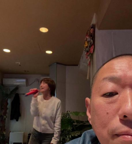 我总是和我的员工讨论如何解决“朝日空闲时间问题”。

似乎给人一种忙碌的印象。
制作一个名为“我好无聊啊”的电视广告

与 Biohazard 合作，

想太多也于事无补，所以我出去喝了一杯。

这很奇怪，如果只有我们家有空倒也罢了，但最可怕的是，如果这变成一种不外出就餐的趋势😱

我们今天也营业哦🙂

要不要来个即兴派对？

#Robatayaki Asai #铃市 #居酒屋 #宴会 #畅饮