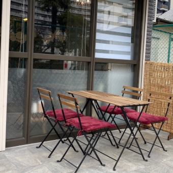 喫煙可能席。ペット可。
