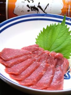 Kumamoto specialty horse sashimi