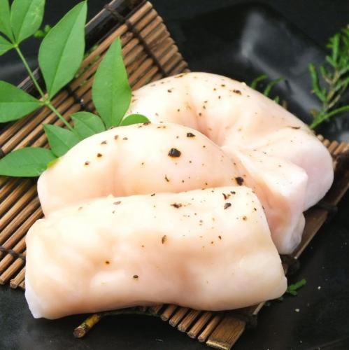 最好的丸茶（小腸）“ Horumonyaki，有很多純淨的白色脂肪”