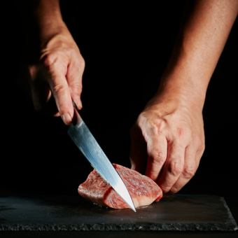 NEW标准【皇家套餐】12道菜+2小时无限畅饮+加肉寿司和上等里脊肉10,000日元。