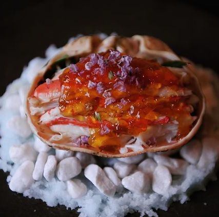 日本初のプロジェクションマッピングと蟹料理を融合させたお店。