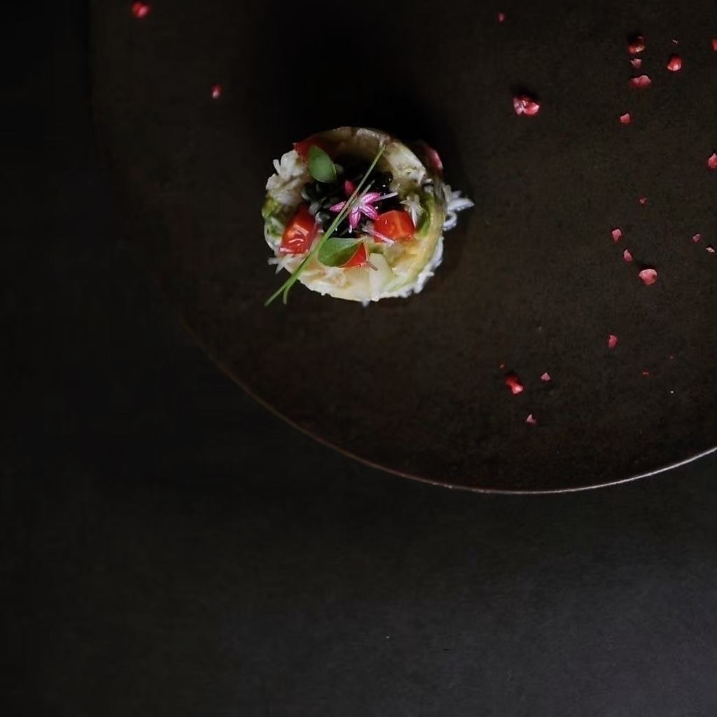 なかなかお目にかかれない、鮮度抜群の蟹を贅沢に!