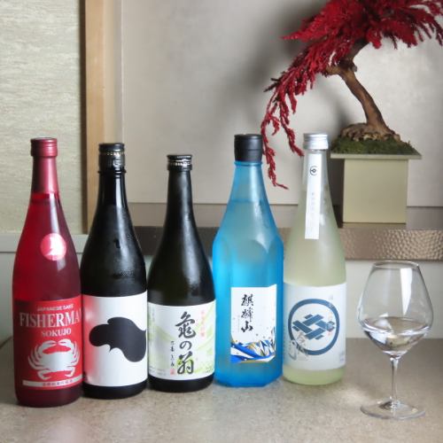 요리와 함께 즐길 수 있는 토속주나 명주.