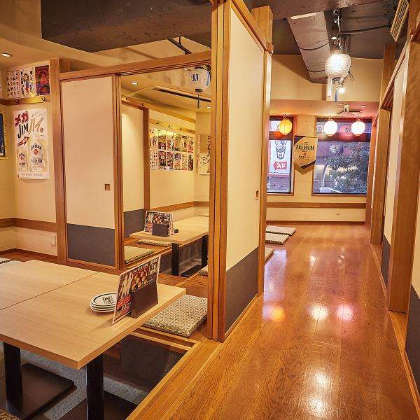 【宴会大歓迎！】川崎駅東口からすぐ♪行きも帰りも楽々なアクセス抜群の酔っ手羽で宴会をしませんか？店内は大小様々なテーブル席を完備！宴会最大40名様までご予約承っております！人数に合わせてテーブルのレイアウト変更も可能ですので、気軽にごご来店ください♪