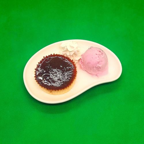 義大利布丁/配草莓冰淇淋