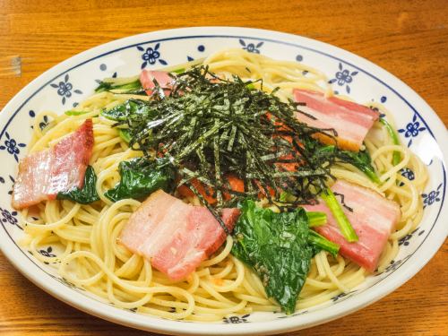 Spaghetti with mentaiko, spinach and bacon