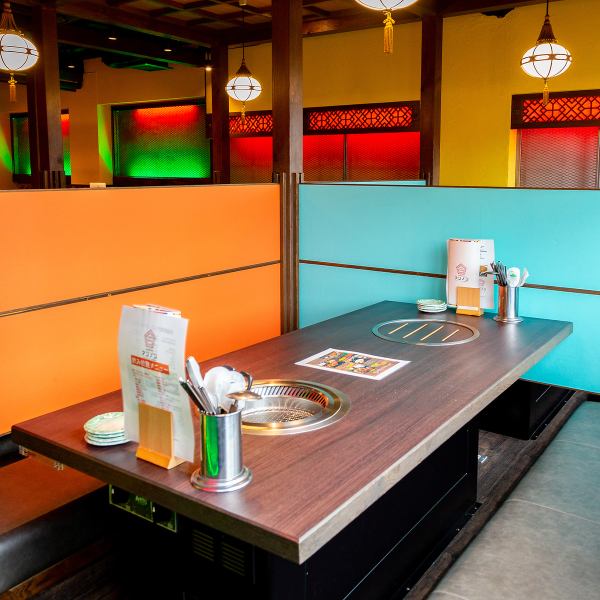 We have spacious seats that can be used in a variety of situations (after work, on a date, at a party).