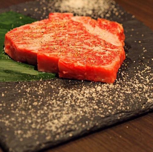 A5 rank special Japanese black beef is also available ◎