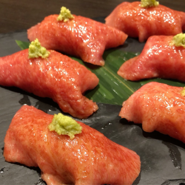 【大人気メニュー】厳選和牛を使用した肉寿司