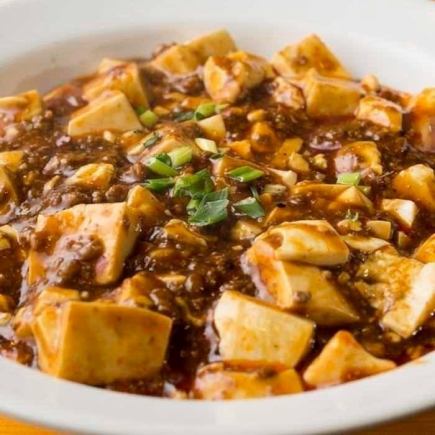 含麻婆豆腐、青椒牛排、什錦炒飯等9道菜，以及2小時暢飲♪ 3800日元