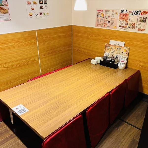 20名様前後まで収容可能なお座敷席。人数はお気軽にご相談下さい♪